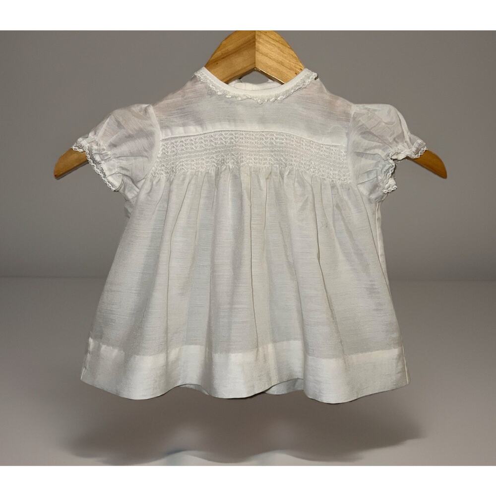 VTG 70s Baby Girl White Smocked Dress Lace Trim Puff Sleeve Heirloom Infant 6–9M